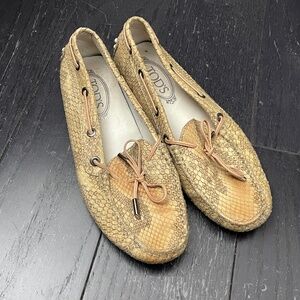 Tod's women Beige two tone Python Leather Bow Loafers shoe size 38